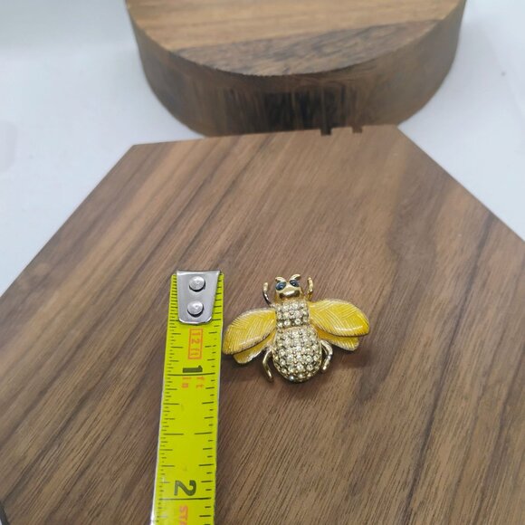 Vintage Signed Carolee Yellow Enamel Rhinestone Bee Brooch Pin - Picture 3 of 5
